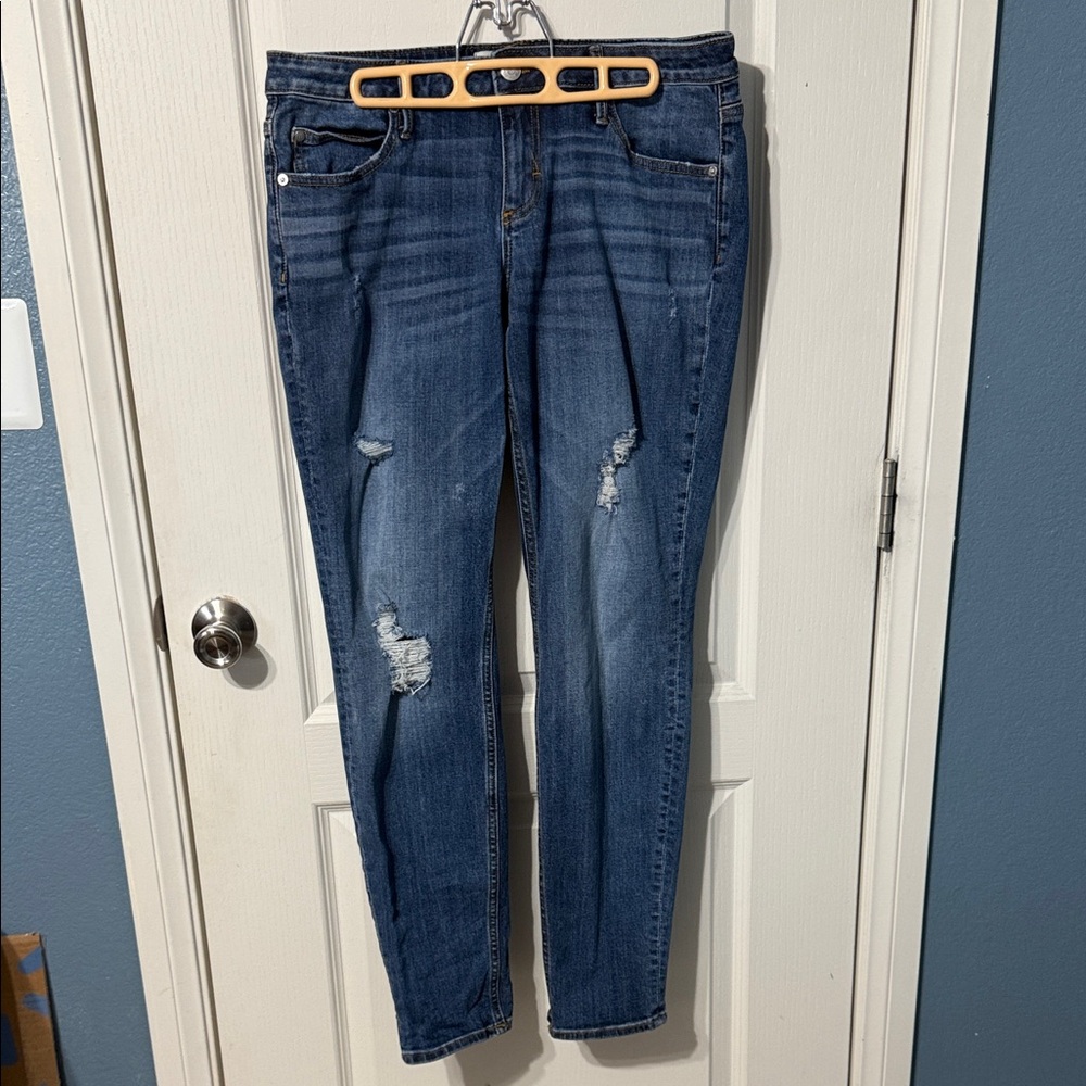 Maurice’s Tru Blue Skinny Distressed Blue Jeans 31x31
